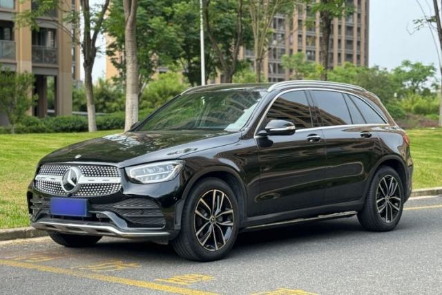 Ojetý Mercedes-Benz GLC 2020 Facelift GLC 260 L 4MATIC Luxury Edition