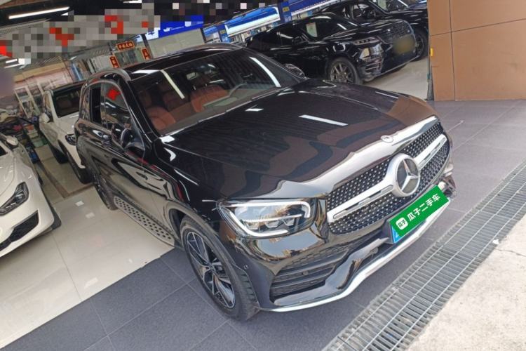 Used Mercedes-Benz GLC 2020 Facelift GLC 260 L 4MATIC Luxury Edition Front Right 45 Deg