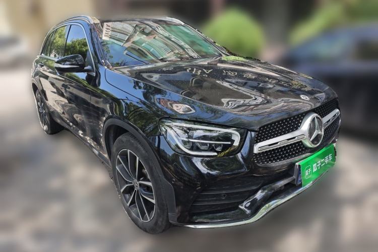 Used Mercedes-Benz GLC 2020 Facelift GLC 260 L 4MATIC Luxury Edition Front Right 45 Deg