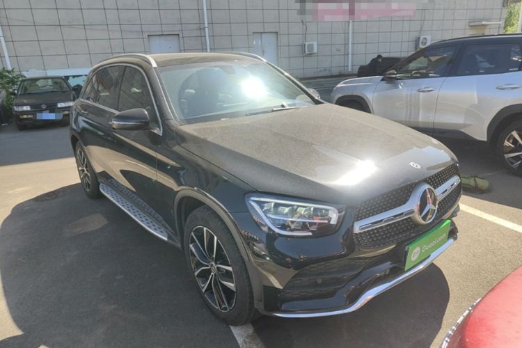 Used Mercedes-Benz GLC 2020 Facelift GLC 260 L 4MATIC Luxury Edition Front Right 45 Deg