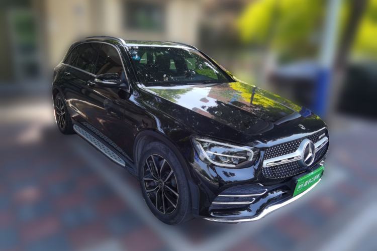 Used Mercedes-Benz GLC 2020 Facelift GLC 260 L 4MATIC Luxury Edition Front Right 45 Deg