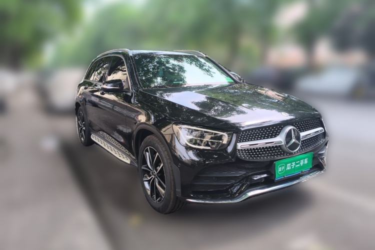 Used Mercedes-Benz GLC 2020 Facelift GLC 260 L 4MATIC Luxury Edition Front Right 45 Deg