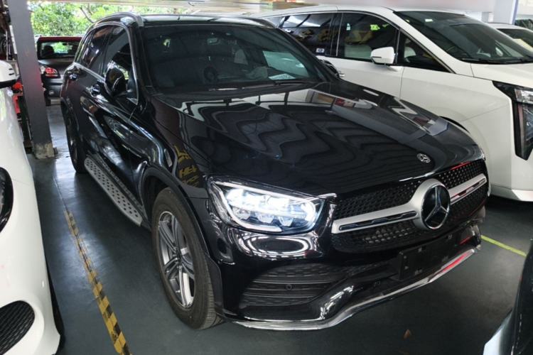 Used Mercedes-Benz GLC 2020 GLC 260 L 4MATIC Luxury Model Front Right 45 Deg