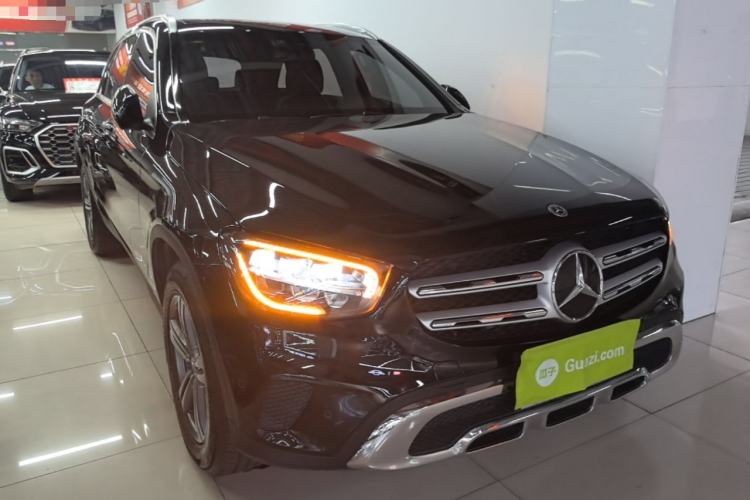 Used Mercedes-Benz GLC 2020 Facelift GLC 260 L 4MATIC Luxury Edition Front Right 45 Deg