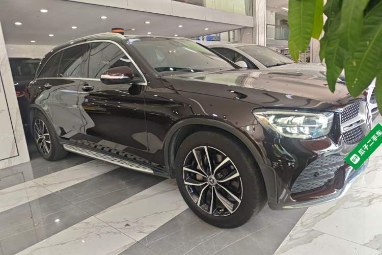 Used Mercedes-Benz GLC 2020 Facelift GLC 300 L 4MATIC Dynamic Edition Front Right 45 Deg