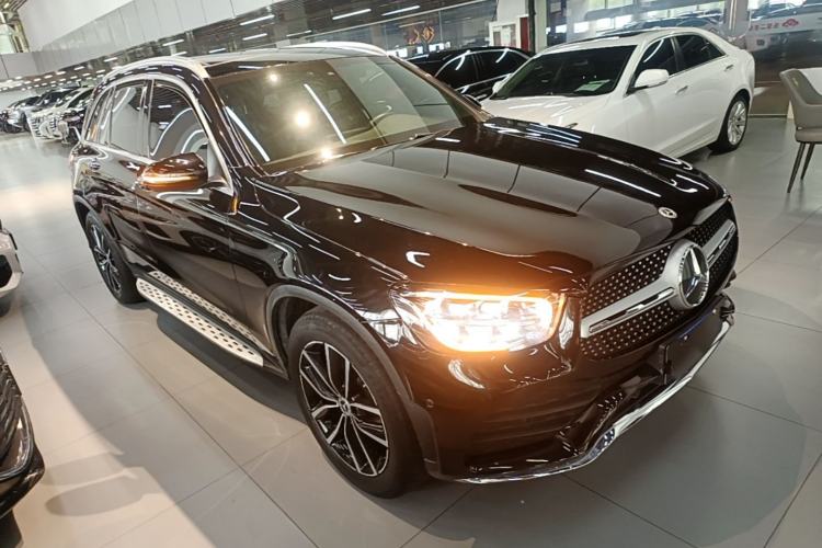Used Mercedes-Benz GLC 2020 Facelift GLC 260 L 4MATIC Luxury Edition Front Right 45 Deg