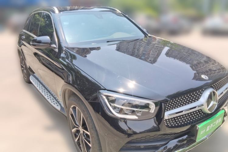 Used Mercedes-Benz GLC 2020 Facelift GLC 260 L 4MATIC Luxury Edition Front Right 45 Deg