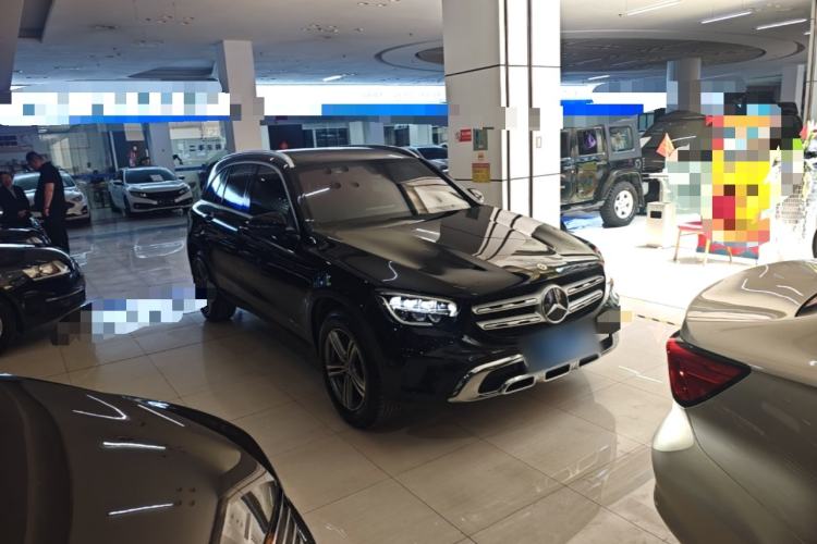Used Mercedes-Benz GLC 2020 Facelifted GLC 260 L 4MATIC Dynamic Edition Front Right 45 Deg