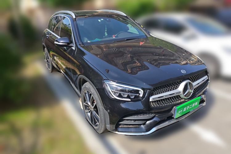 Used Mercedes-Benz GLC 2020 Facelift GLC 260 L 4MATIC Luxury Edition Front Right 45 Deg