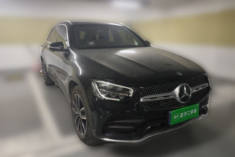 Used Mercedes-Benz GLC 2020 Facelift GLC 260 L 4MATIC Luxury Edition Front Right 45 Deg