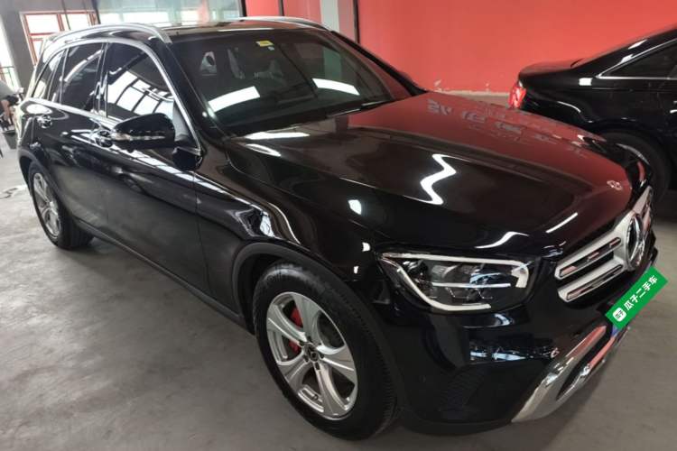 Used Mercedes-Benz GLC 2020 Facelifted GLC 260 L 4MATIC Dynamic Edition Front Right 45 Deg