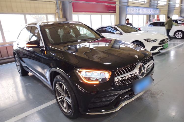 Used Mercedes-Benz GLC 2020 GLC 260 L 4MATIC Luxury Model Front Right 45 Deg