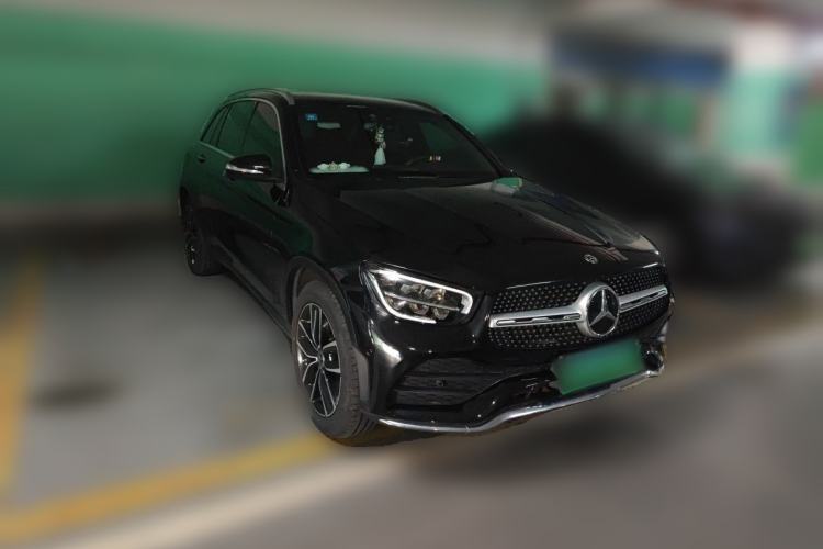Used Mercedes-Benz GLC 2020 Facelift GLC 260 L 4MATIC Luxury Edition Front Right 45 Deg