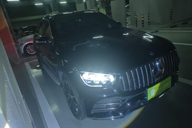 Used Mercedes-Benz GLC 2020 Facelift GLC 260 L 4MATIC Luxury Edition Front Right 45 Deg