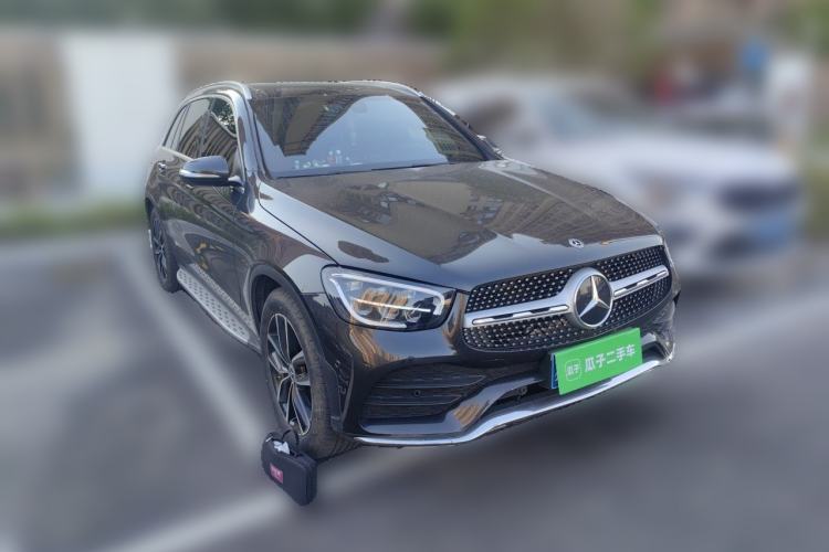 Used Mercedes-Benz GLC 2020 Facelift GLC 260 L 4MATIC Luxury Edition Front Right 45 Deg