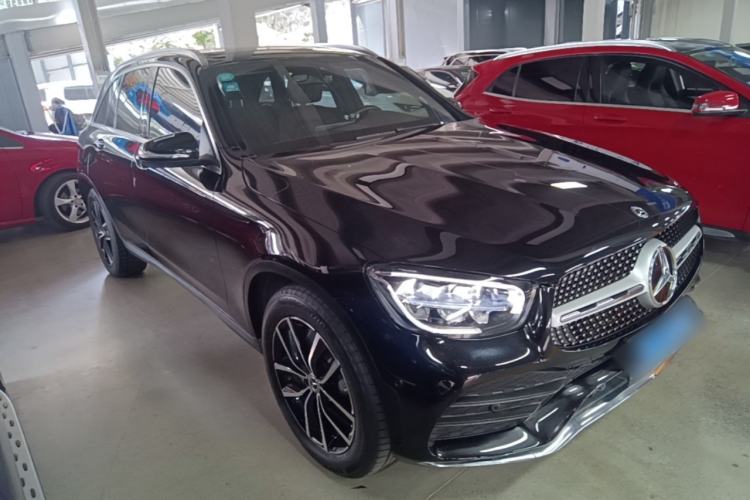 Used Mercedes-Benz GLC 2020 Facelift GLC 260 L 4MATIC Luxury Edition Front Right 45 Deg