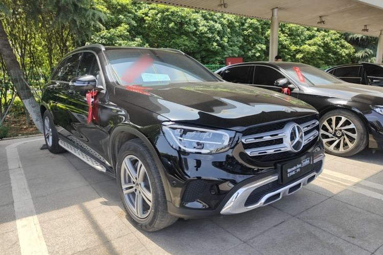 Used Mercedes-Benz GLC 2020 Facelifted GLC 260 L 4MATIC Dynamic Edition Front Right 45 Deg