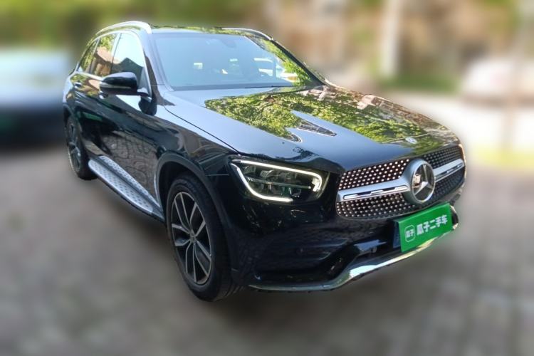 Used Mercedes-Benz GLC 2020 Facelift GLC 260 L 4MATIC Luxury Edition Front Right 45 Deg