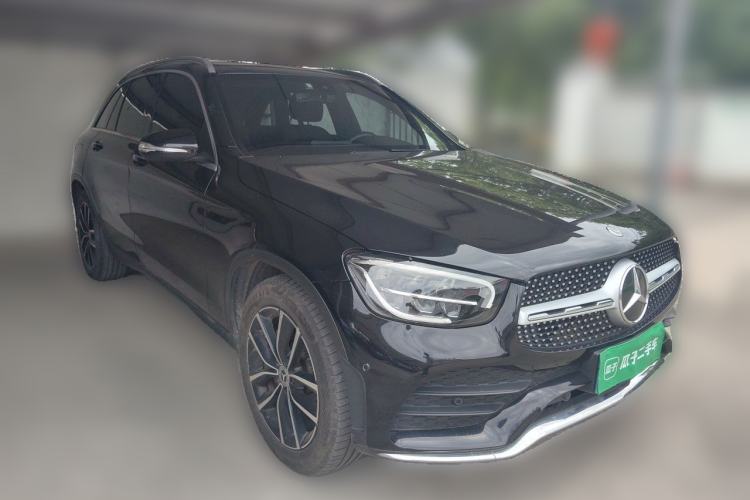 Used Mercedes-Benz GLC 2020 Facelift GLC 260 L 4MATIC Luxury Edition Front Right 45 Deg