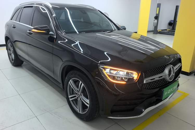 Used Mercedes-Benz GLC 2020 GLC 260 L 4MATIC Luxury Model Front Right 45 Deg