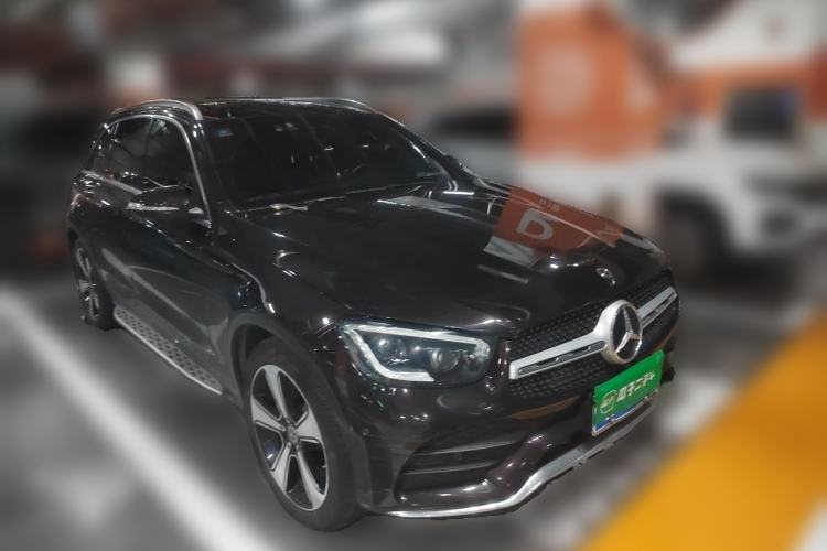 Used Mercedes-Benz GLC 2020 Facelifted GLC 300 L 4MATIC Luxury Edition Front Right 45 Deg