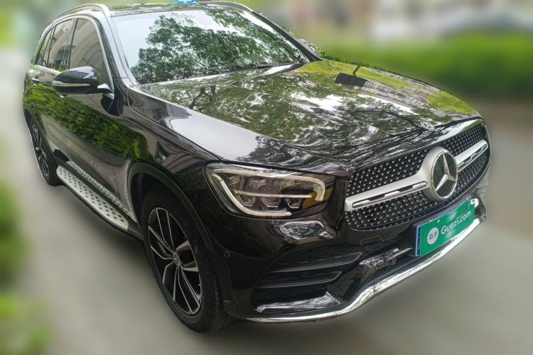 Used Mercedes-Benz GLC 2020 Facelift GLC 260 L 4MATIC Luxury Edition Front Right 45 Deg