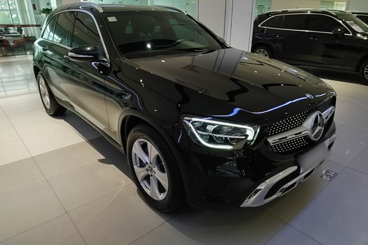 Used Mercedes-Benz GLC 2020 Facelifted GLC 260 L 4MATIC Dynamic Edition Front Right 45 Deg