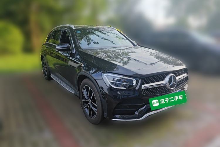 Used Mercedes-Benz GLC 2020 Facelift GLC 260 L 4MATIC Luxury Edition Front Right 45 Deg