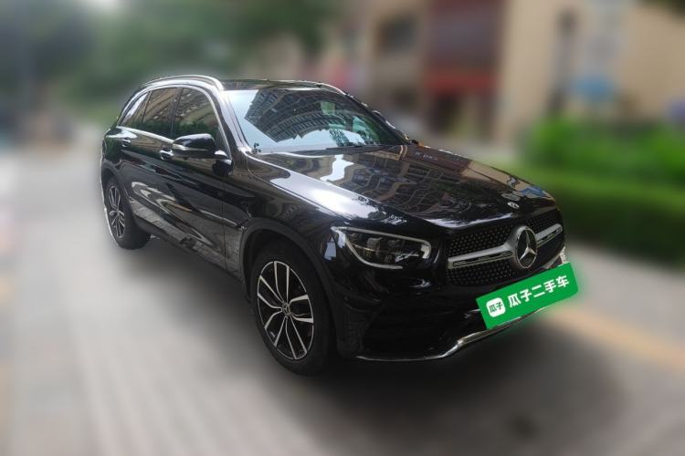Used Mercedes-Benz GLC 2020 Facelift GLC 260 L 4MATIC Luxury Edition Front Right 45 Deg