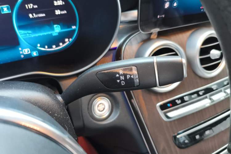 Used Mercedes-Benz GLC 2020 Facelift GLC 300 L 4MATIC Dynamic Edition Gear Lever