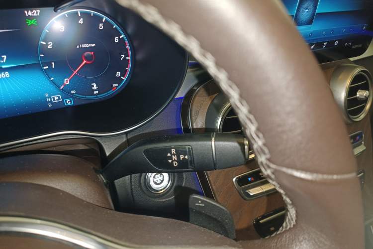 Used Mercedes-Benz GLC 2020 GLC 300 L 4MATIC Dynamic Edition Gear Lever
