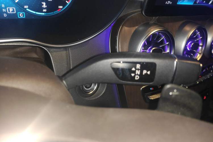 Used Mercedes-Benz GLC 2020 Facelift GLC 300 L 4MATIC Dynamic Edition Gear Lever
