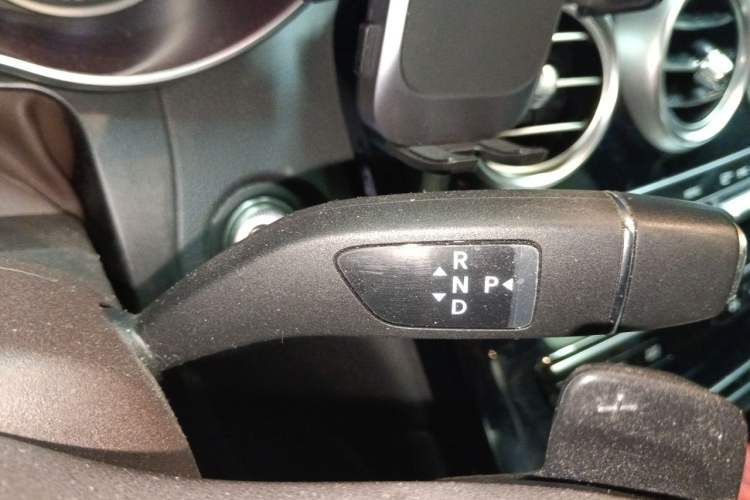Used Mercedes-Benz GLC 2020 GLC 260 L 4MATIC Dynamic Model Gear Lever