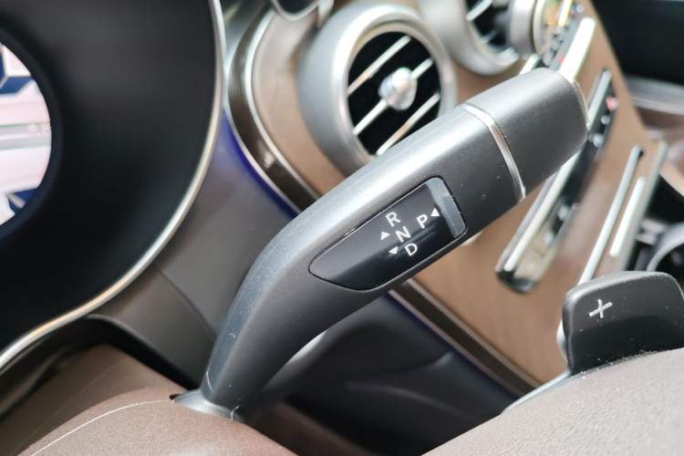 Used Mercedes-Benz GLC 2020 Facelift GLC 300 L 4MATIC Dynamic Edition Gear Lever