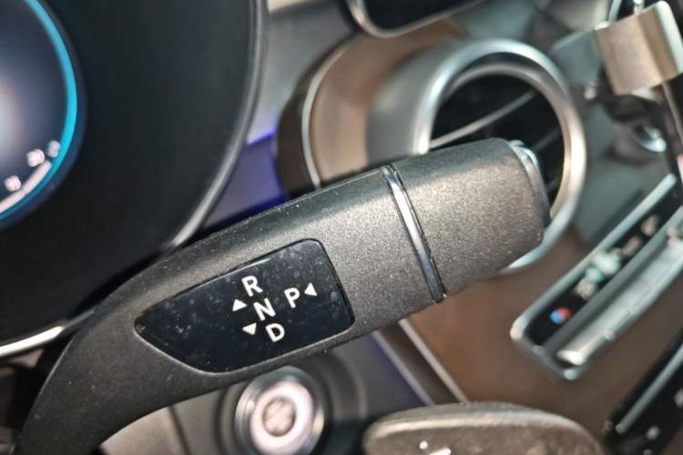 Used Mercedes-Benz GLC 2020 GLC 260 L 4MATIC Luxury Model Gear Lever
