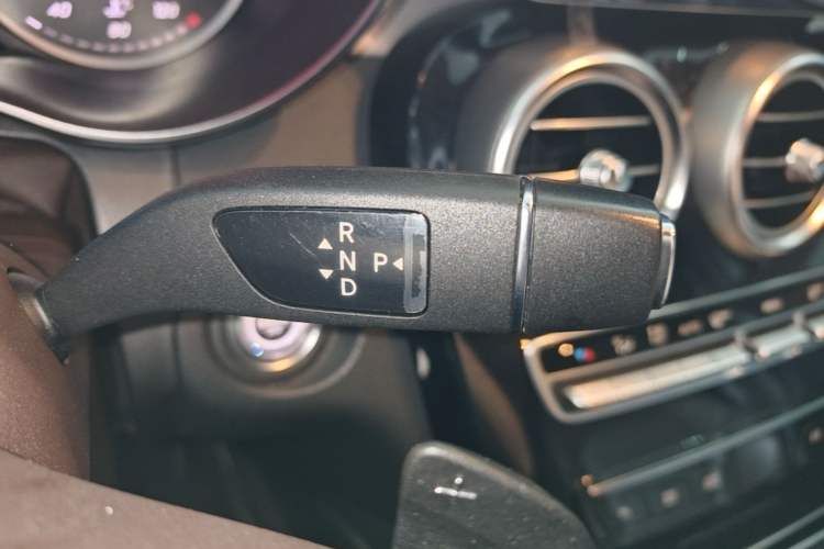 Used Mercedes-Benz GLC 2020 GLC 260 L 4MATIC Dynamic Model Gear Lever