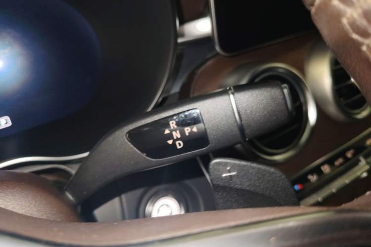 Used Mercedes-Benz GLC 2020 GLC 300 L 4MATIC Dynamic Edition Gear Lever