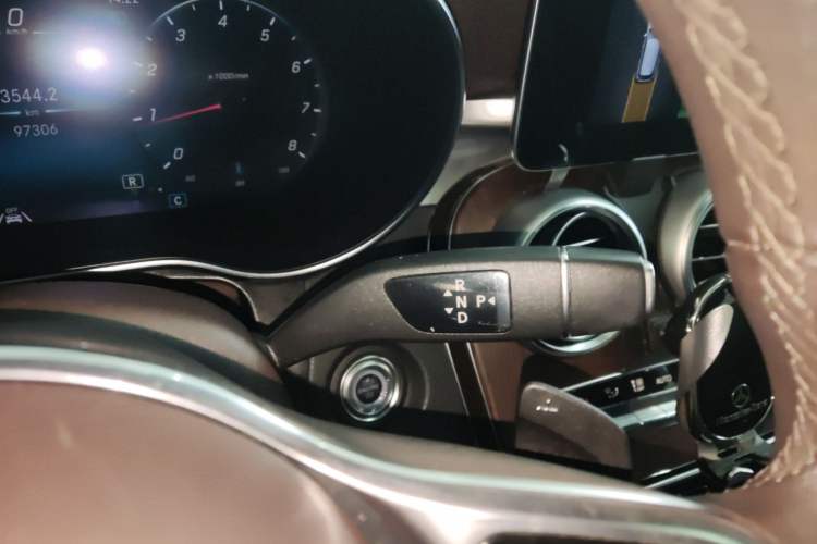 Used Mercedes-Benz GLC 2020 Facelift GLC 300 L 4MATIC Dynamic Edition Gear Lever