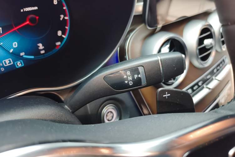 Used Mercedes-Benz GLC 2020 GLC 300 L 4MATIC Dynamic Edition Gear Lever