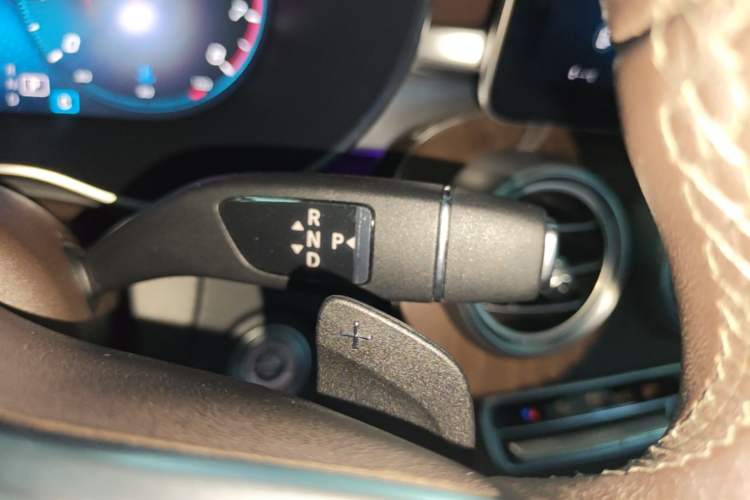 Used Mercedes-Benz GLC 2020 GLC 300 L 4MATIC Dynamic Edition Gear Lever