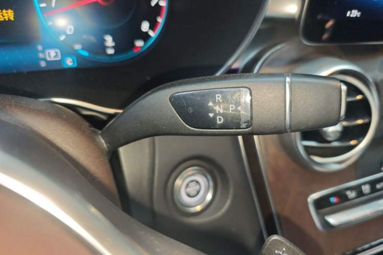 Used Mercedes-Benz GLC 2020 Facelift GLC 260 L 4MATIC Luxury Edition Gear Lever