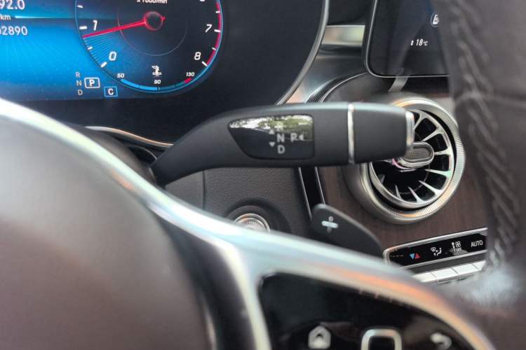 Used Mercedes-Benz GLC 2020 Facelifted GLC 300 L 4MATIC Luxury Edition Gear Lever