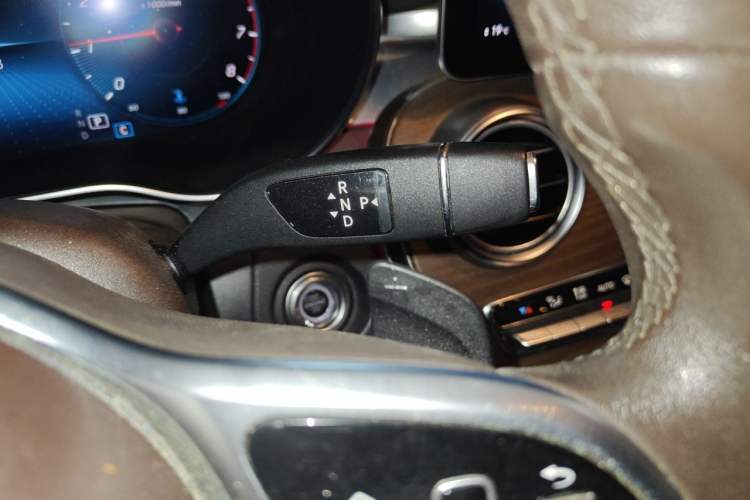 Used Mercedes-Benz GLC 2020 GLC 300 L 4MATIC Dynamic Edition Gear Lever