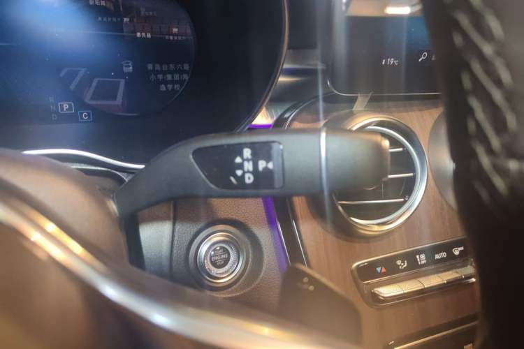 Used Mercedes-Benz GLC 2020 Facelift GLC 300 L 4MATIC Dynamic Edition Gear Lever