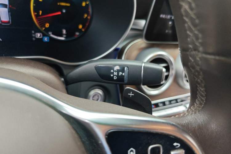 Used Mercedes-Benz GLC 2020 GLC 300 L 4MATIC Dynamic Edition Gear Lever