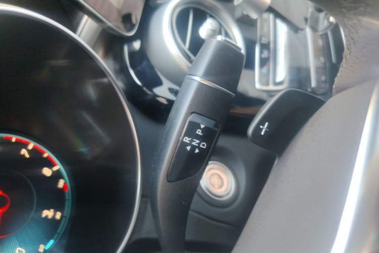 Used Mercedes-Benz GLC 2020 Facelifted GLC 260 L 4MATIC Dynamic Edition Gear Lever