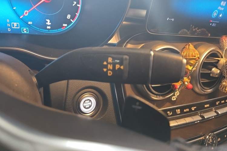Used Mercedes-Benz GLC 2020 GLC 260 L 4MATIC Luxury Model Gear Lever