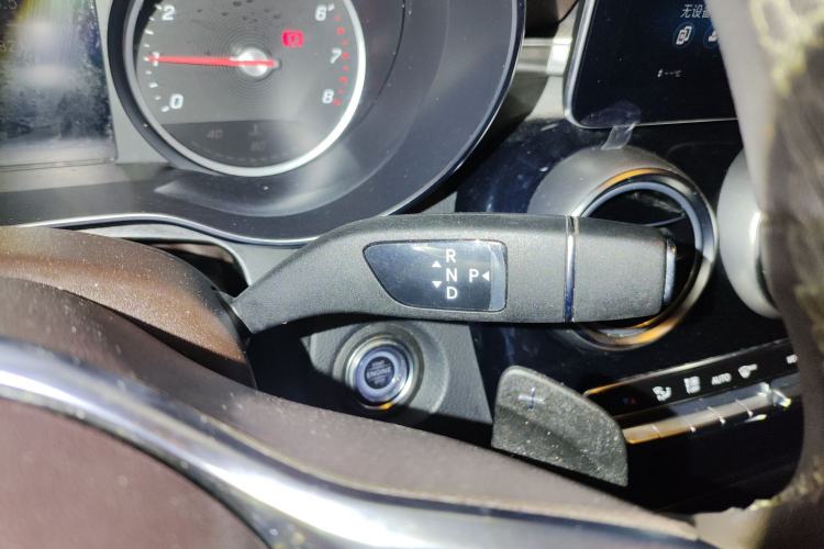 Used Mercedes-Benz GLC 2020 GLC 260 L 4MATIC Dynamic Model Gear Lever