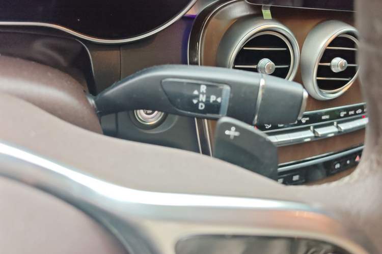 Used Mercedes-Benz GLC 2020 GLC 300 L 4MATIC Dynamic Edition Gear Lever