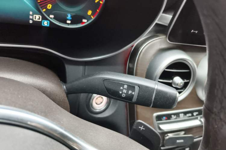 Used Mercedes-Benz GLC 2020 GLC 300 L 4MATIC Dynamic Edition Gear Lever